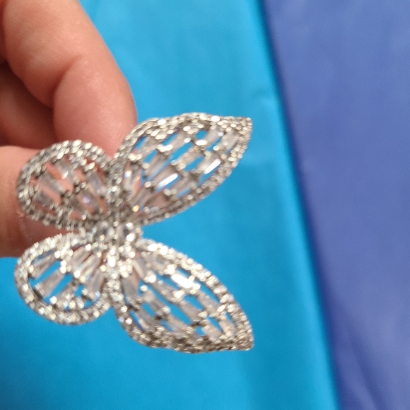 🦋 Butterfly Adjustable Ring- Serious Sparkle - Picture 4 of 11